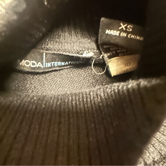 Moda International Black Ruffle Top - Picture 5 of 6